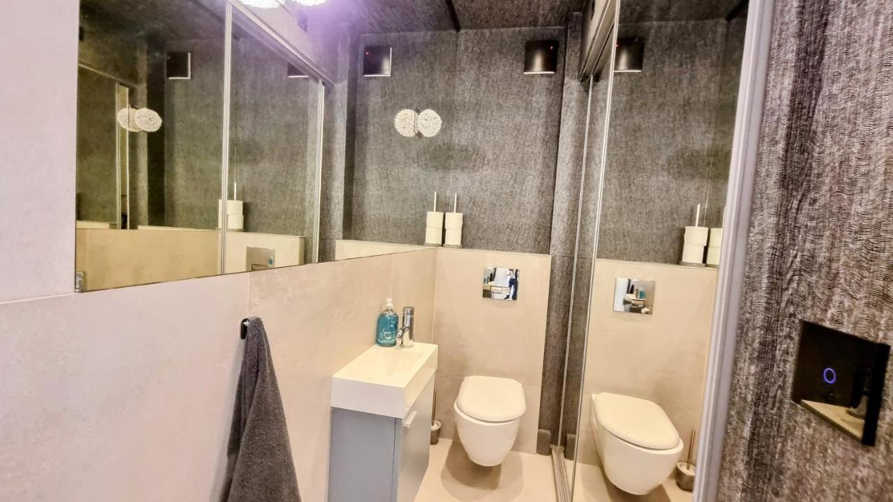 فيلا Surbiton Luxury Garden House 19 المظهر الخارجي الصورة